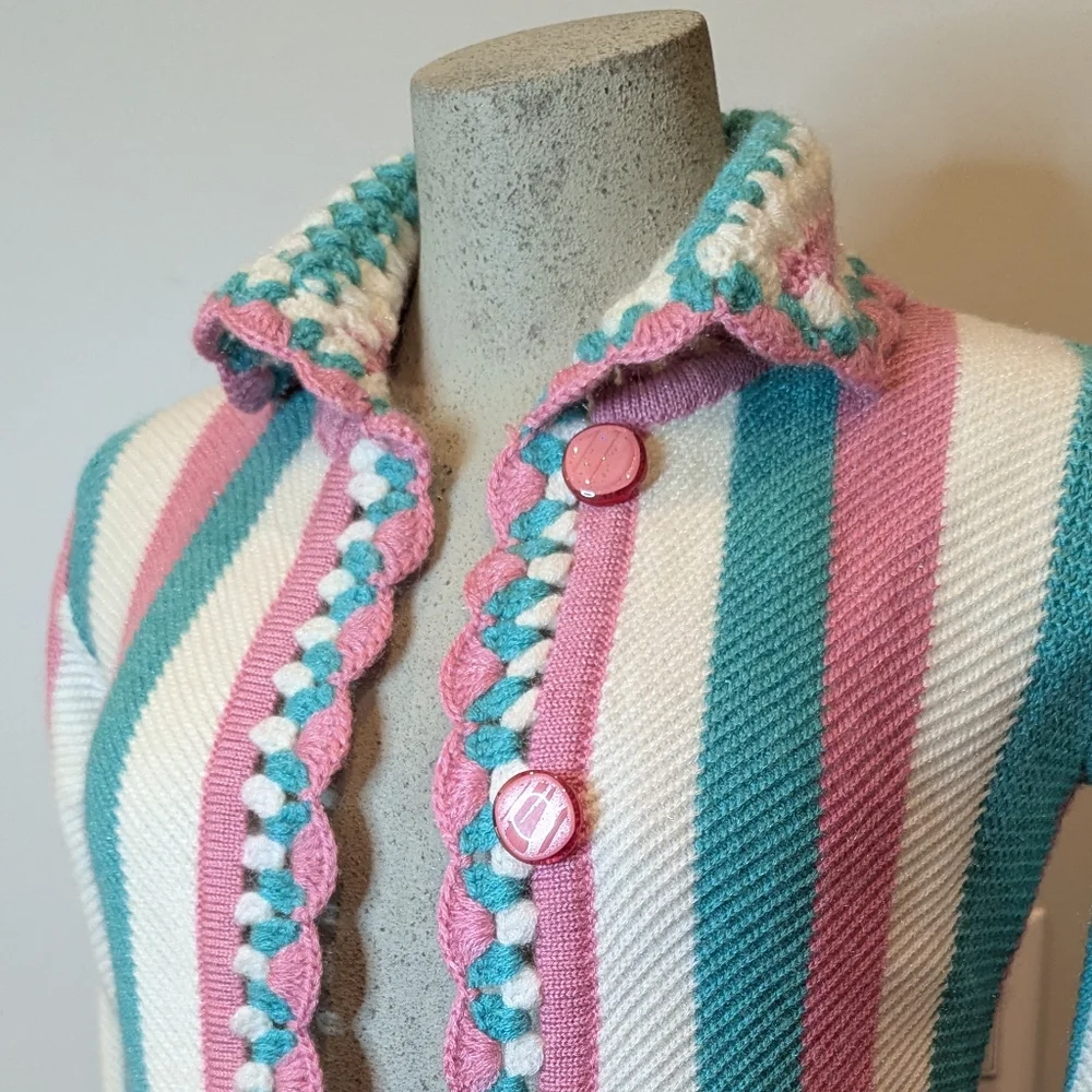 Vintage Striped Pink Ivory and Teal Whimsical Grandmacore Cardigan Size S - Picture 7 of 9